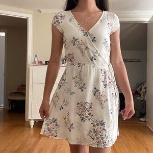 Light and Breezy Floral Wrap Dress from Hollister, XS